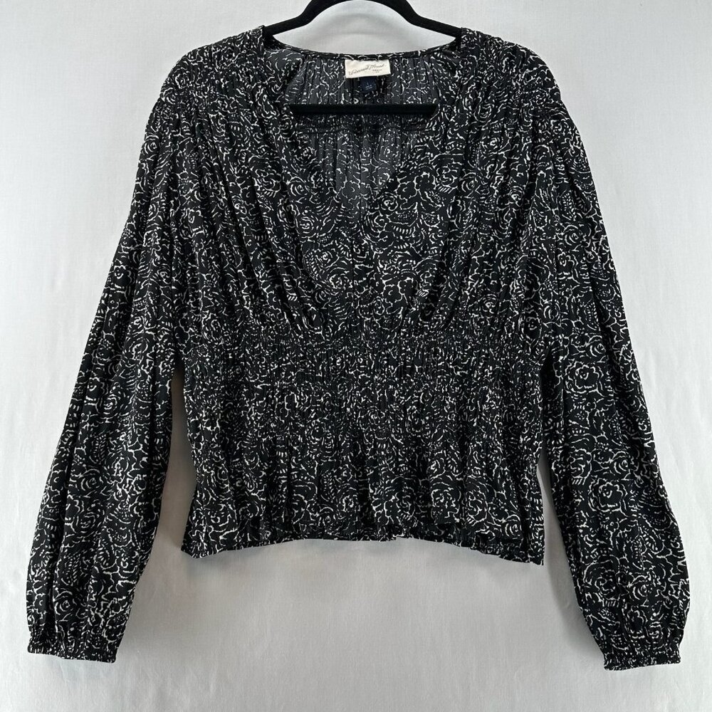 Universal Thread Smocked V-Neck Blouse Womens L Long Sleeve Printed Black White